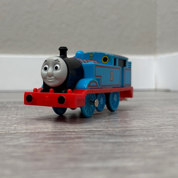 Motorized Trackmaster Thomas - Not Working - Picture 2 of 9